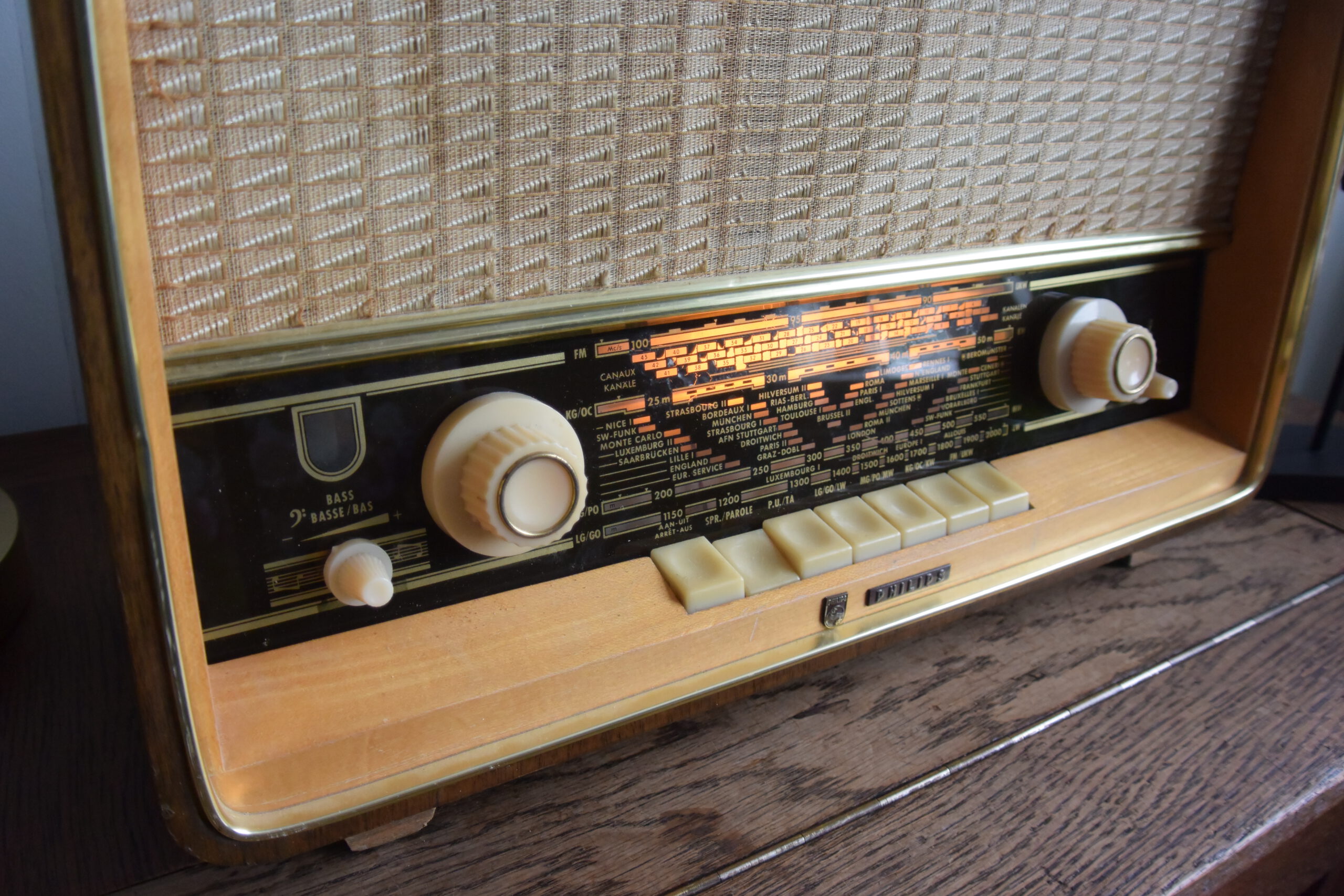 Philips smart speaker